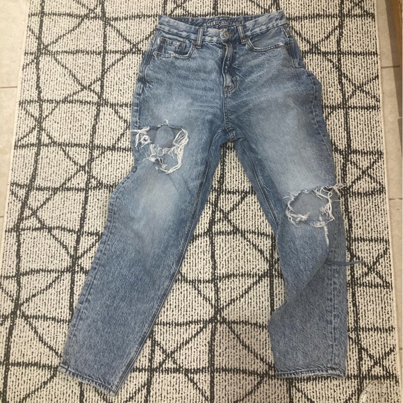 American Eagle Outfitters Denim - AMERICAN EAGLE curvy mom jean size 2 **rip noted**